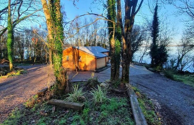 Log Cabin on the Lake - Sleeps 4 & Jacuzzi - Foto 16