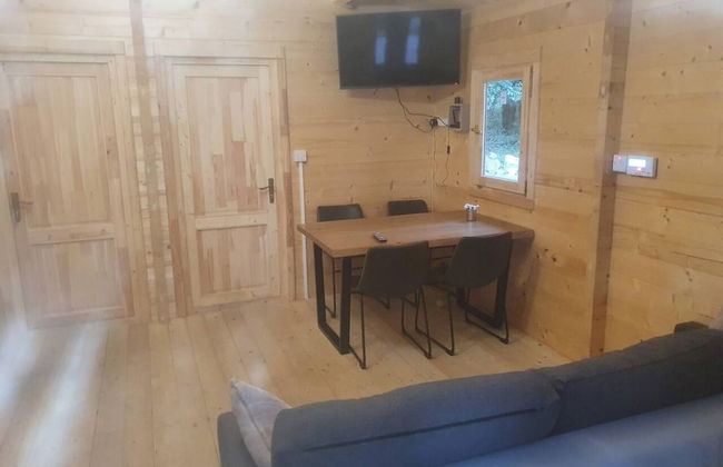 Log Cabin on the Lake - Sleeps 4 & Jacuzzi - Foto 9