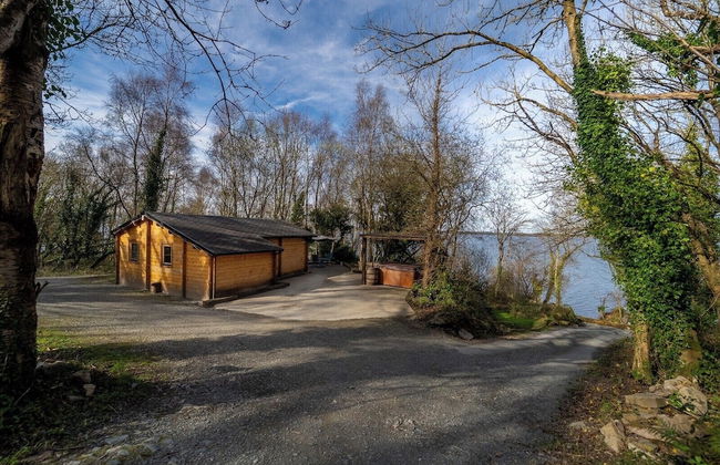 Log Cabin on the Lake - Sleeps 4 & Jacuzzi - Foto 14