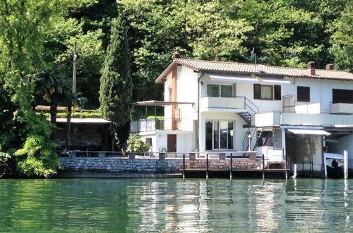 Foto 35 - Direct on Lugano Lake: Take a Swim From Your Villa