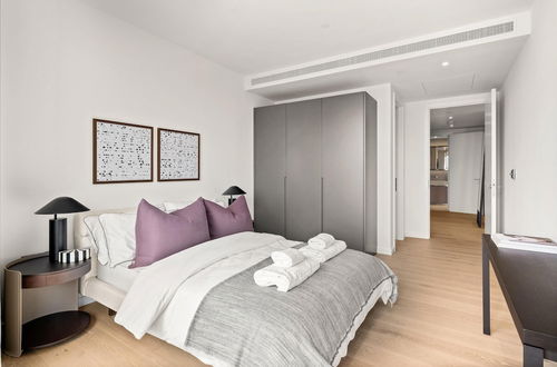 Foto 7 - Deluxe two Bedroom Apartment in Londons Canary Wharf