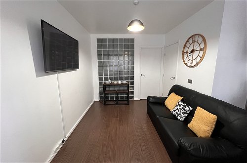 Photo 48 - Modern 3 bed Apartment