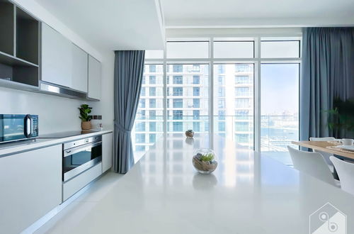 Photo 17 - Luxurious Beach front Apt with balcony Dubai Marina