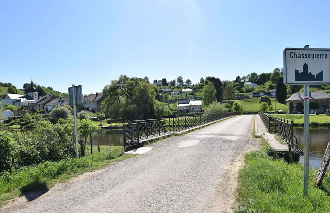 Lavish Holiday Home in Chassepierre With Terrace - Foto 35