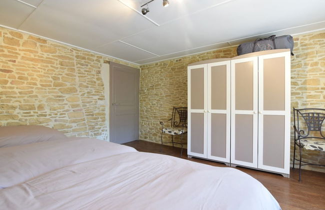 Lavish Holiday Home in Chassepierre With Terrace - Foto 8