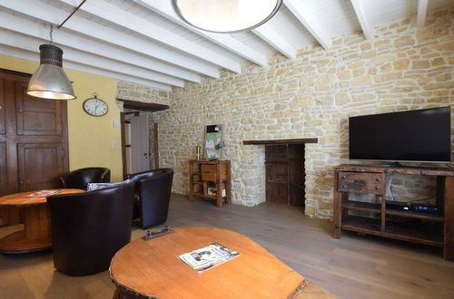 Photo 14 - Lavish Holiday Home in Chassepierre With Terrace