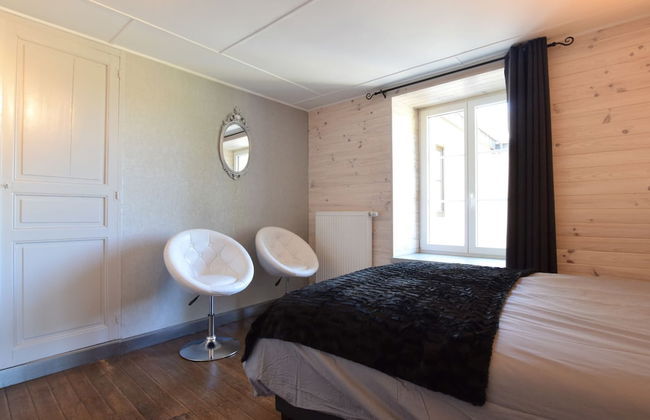 Lavish Holiday Home in Chassepierre With Terrace - Foto 7