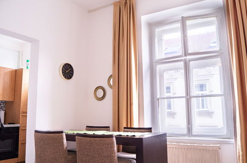 Photo 4 - Modern Apartment in The Heart of Vienna 8