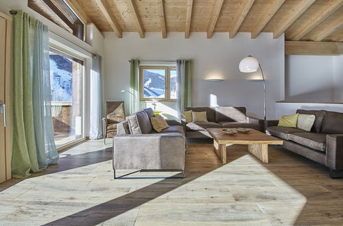 Photo 11 - Modern Chalet in Saalbach-hinterglemm With Sauna