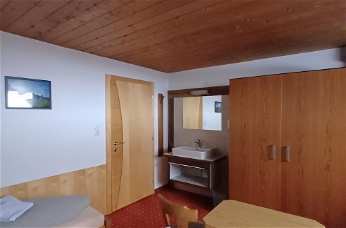Foto 4 - Modern Apartment in Langenfeld Near Ski Area
