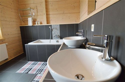 Photo 17 - Sumptuous Chalet in Septon with Sauna & Hot Tub