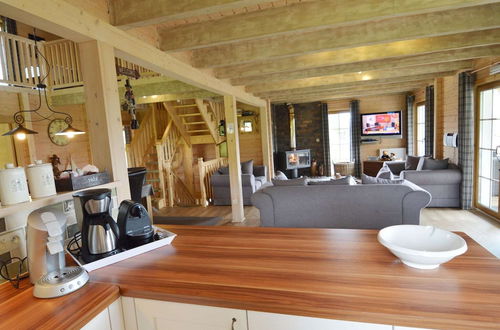 Foto 9 - Sumptuous Chalet in Septon with Sauna & Hot Tub