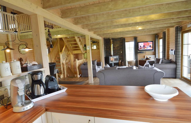 Sumptuous Chalet in Septon with Sauna & Hot Tub - Foto 8