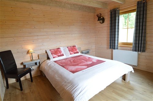 Photo 4 - Sumptuous Chalet in Septon with Sauna & Hot Tub