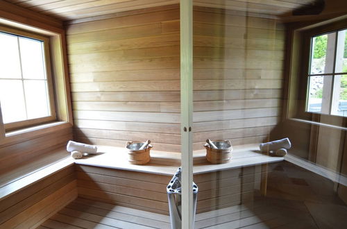 Photo 16 - Sumptuous Chalet in Septon with Sauna & Hot Tub