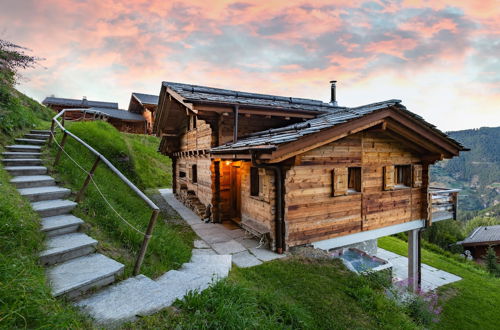 Photo 47 - Authentic Swiss Spa Chalet Hot Tub & Sauna