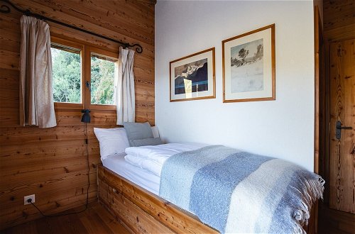 Foto 31 - Authentic Swiss Spa Chalet Hot Tub & Sauna