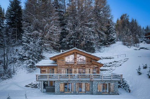 Photo 38 - Authentic Swiss Spa Chalet Hot Tub & Sauna