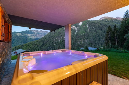 Photo 24 - Authentic Swiss Spa Chalet Hot Tub & Sauna