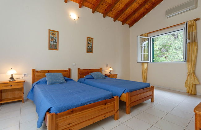 Villa Thalassa Large Private Pool Walk to Beach Sea Views A C Wifi Car Not Required - 920 - Foto 30