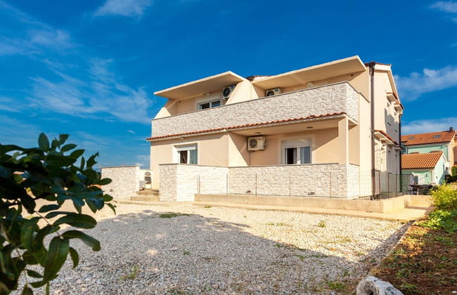 Lavish Apartment in Omisalj With Rooftop Terrace - Foto 1