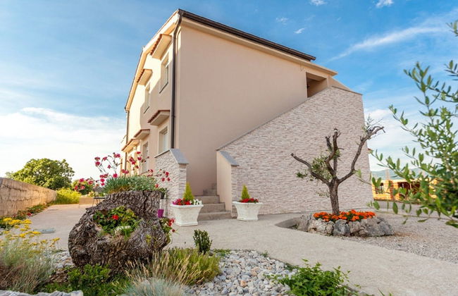 Lavish Apartment in Omisalj With Rooftop Terrace - Foto 13