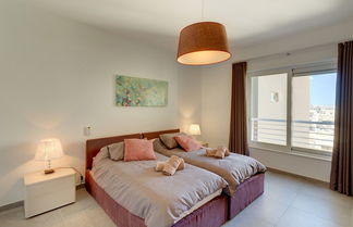 Photo 2 - Stunning Seafront Lux Apt, Fort Cambridge wt Pool