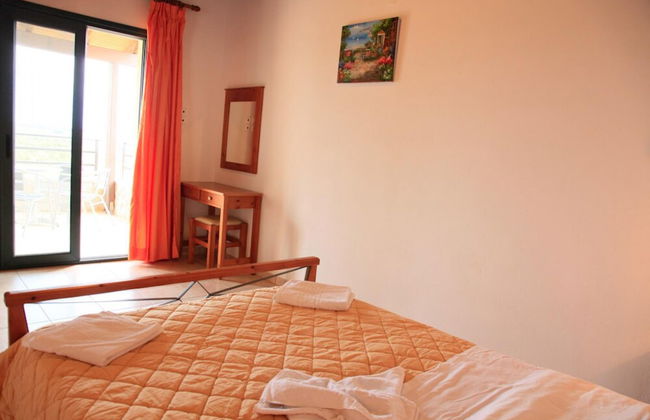 Theo Beach Villa Large Private Pool Walk to Beach Sea Views A C Wifi Car Not Required - 1843 - Foto 33