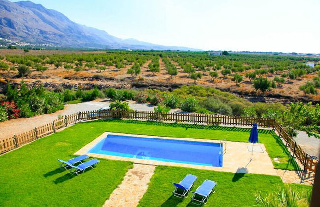Theo Beach Villa Large Private Pool Walk to Beach Sea Views A C Wifi Car Not Required - 1843 - Photo 28