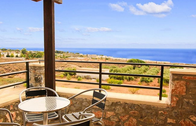 Theo Beach Villa Large Private Pool Walk to Beach Sea Views A C Wifi Car Not Required - 1843 - Photo 3