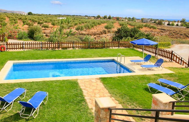 Theo Beach Villa Large Private Pool Walk to Beach Sea Views A C Wifi Car Not Required - 1843 - Photo 7