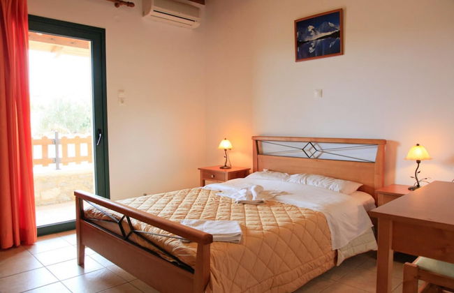 Theo Beach Villa Large Private Pool Walk to Beach Sea Views A C Wifi Car Not Required - 1843 - Photo 31