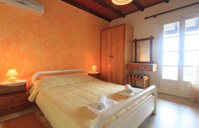 Villa Elia Large Private Pool Walk to Beach Sea Views A C Wifi Car Not Required - 1978 - Foto 16