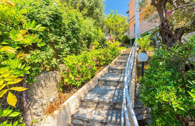 Villa Elia Large Private Pool Walk to Beach Sea Views A C Wifi Car Not Required - 1978 - Foto 45