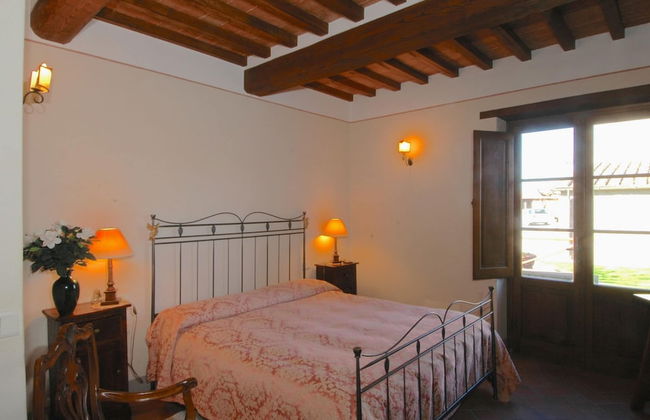 Agriturismo near Cortona with Spacious Garden & Swimming Pool - Photo 3