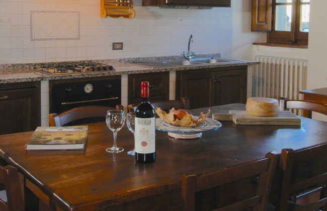 Agriturismo near Cortona with Spacious Garden & Swimming Pool - Photo 5