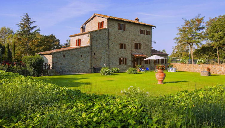 Photo 1 - Agriturismo near Cortona with Spacious Garden & Swimming Pool