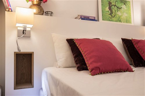 Foto 3 - Trendy & Classic 2 Bedroom Apartment