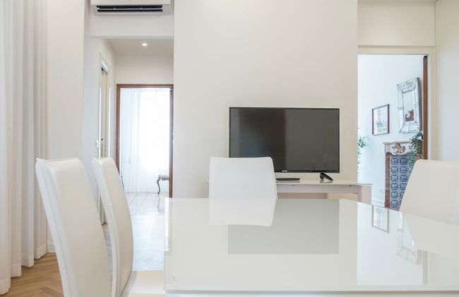 Luxury Apartment On Grand Canal - Photo 23