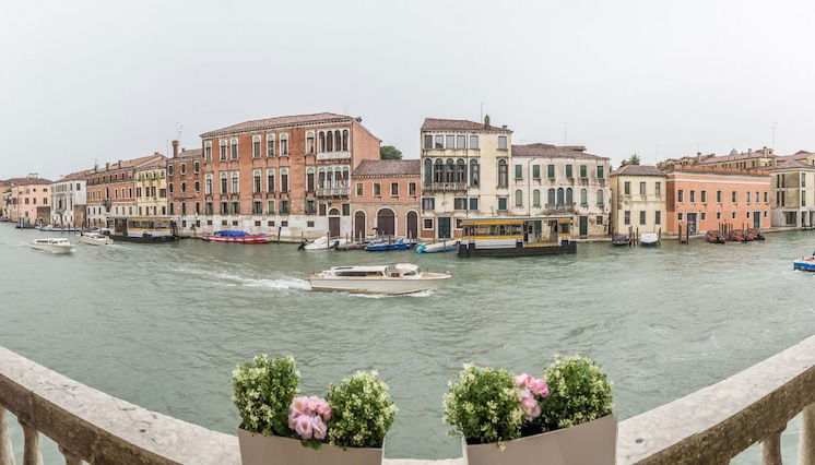 Photo 1 - Luxury Apartment On Grand Canal