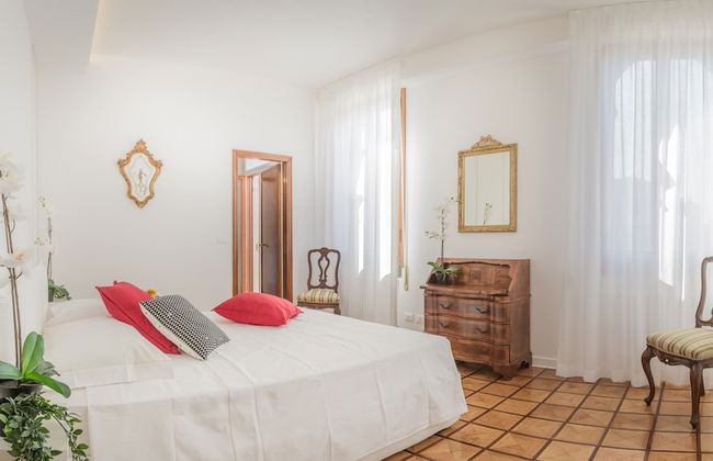 Luxury Apartment On Grand Canal - Photo 6