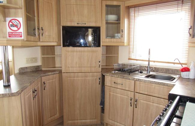 Caravan -chapel, Skegness With Decking From March - Photo 6