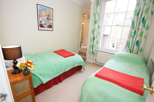 Photo 3 - ALTIDO Luxurious 2BR flat in Pimlico, near Warwick sq