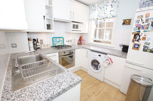 Photo 9 - JOIVY Luxurious 2BR flat in Pimlico, near Warwick sq