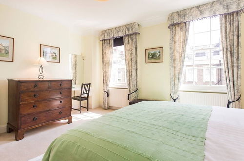 Photo 11 - JOIVY Luxurious 2BR flat in Pimlico, near Warwick sq