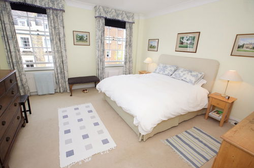 Photo 5 - ALTIDO Luxurious 2BR flat in Pimlico, near Warwick sq