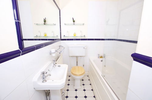 Photo 17 - JOIVY Luxurious 2BR flat in Pimlico, near Warwick sq