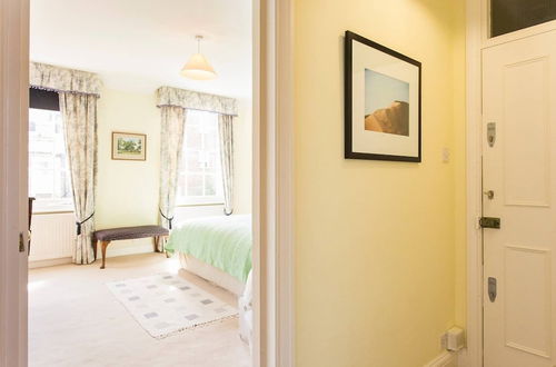 Photo 10 - JOIVY Luxurious 2BR flat in Pimlico, near Warwick sq