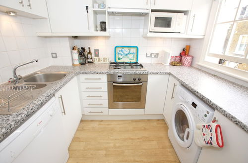 Photo 10 - ALTIDO Luxurious 2BR flat in Pimlico, near Warwick sq