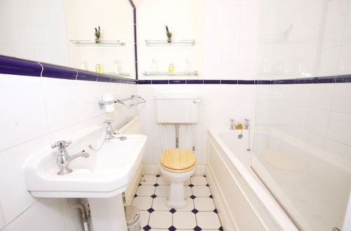 Photo 14 - JOIVY Luxurious 2BR flat in Pimlico, near Warwick sq